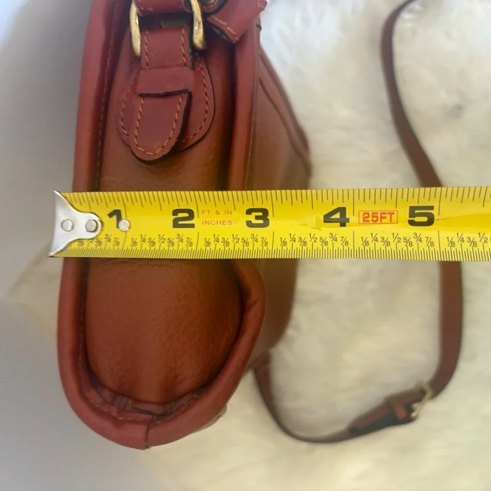 Liz Claiborne Vintage Brown Pebble Leather Crossbody‎ Messenger Camera Bag